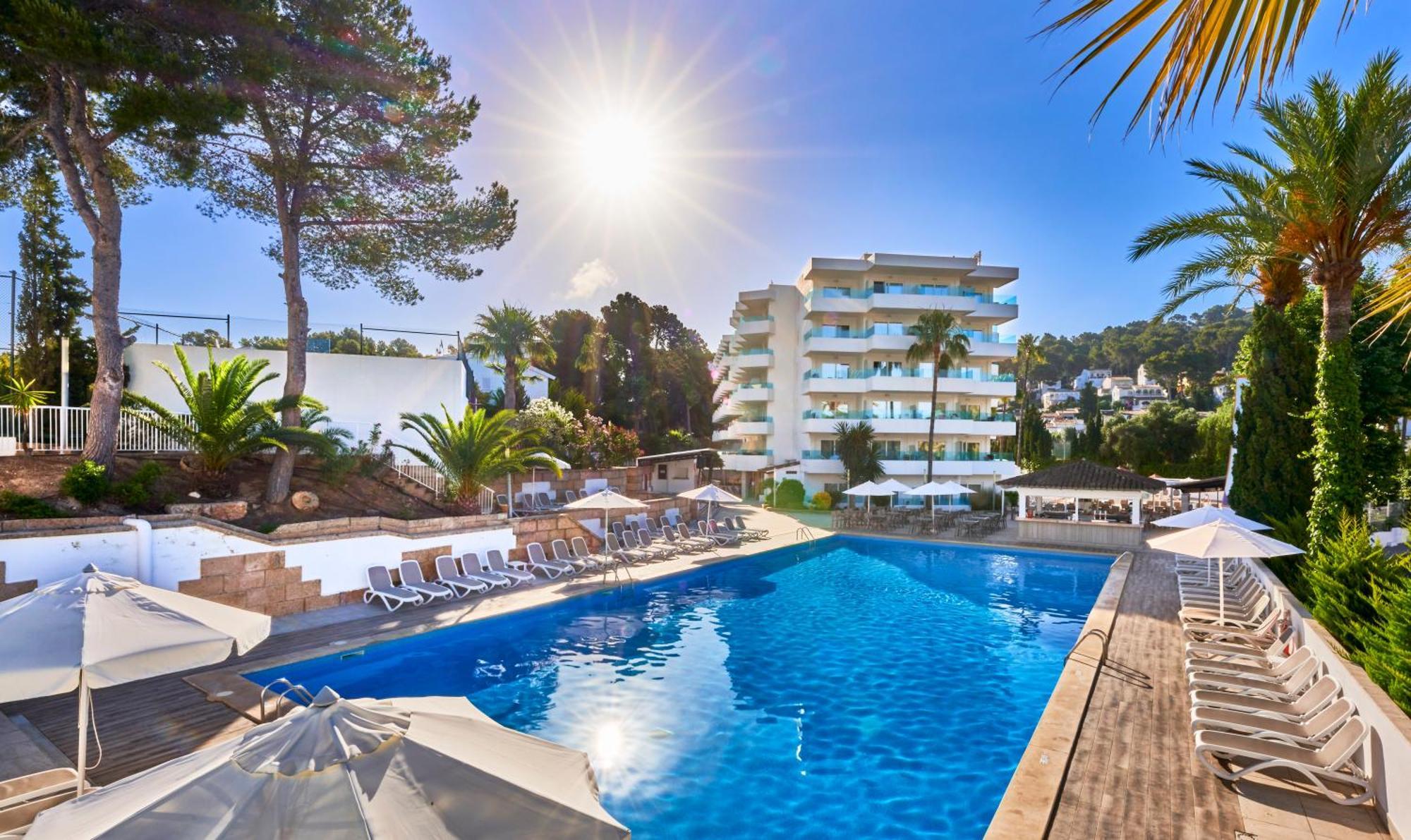 Globales Costa De La Calma Aparthotel Santa Ponsa Bagian luar foto